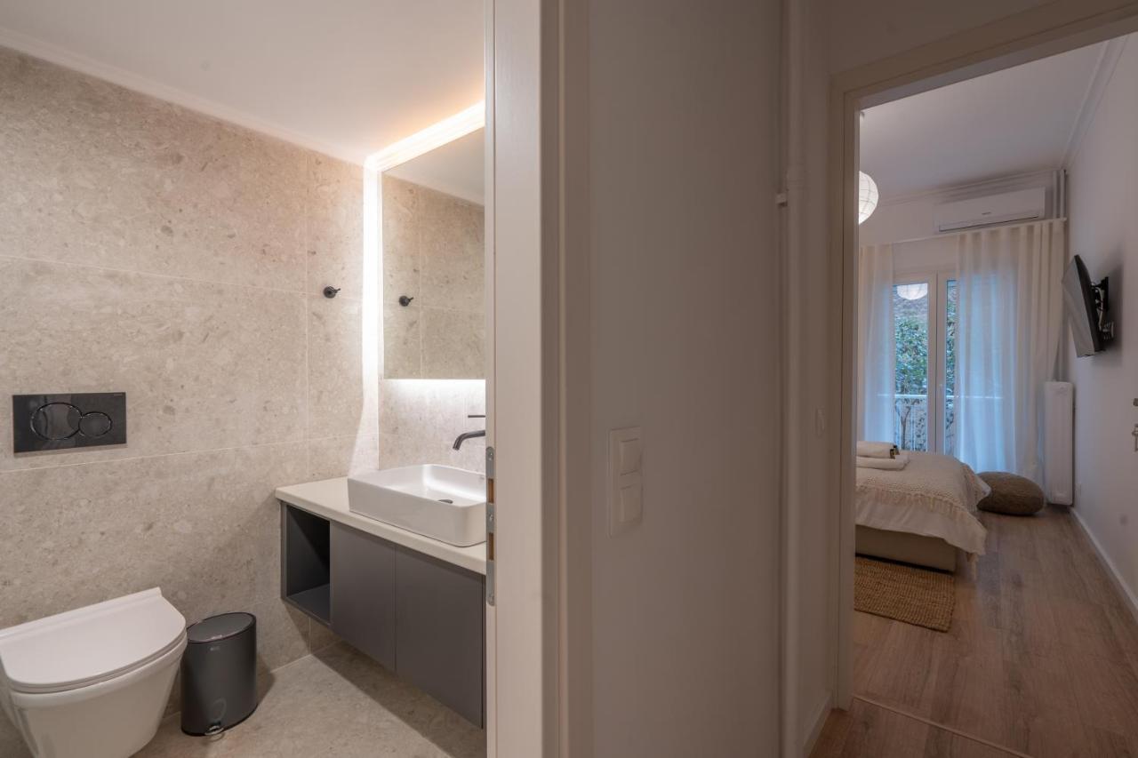 Unique 2 Bedrooms Apartment, Steps To Plaka And City Center Athens Exterior photo