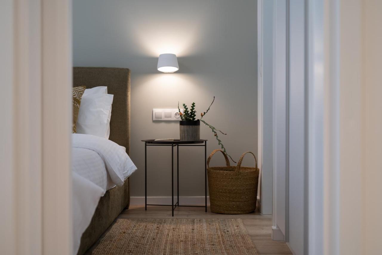 Unique 2 Bedrooms Apartment, Steps To Plaka And City Center Athens Exterior photo